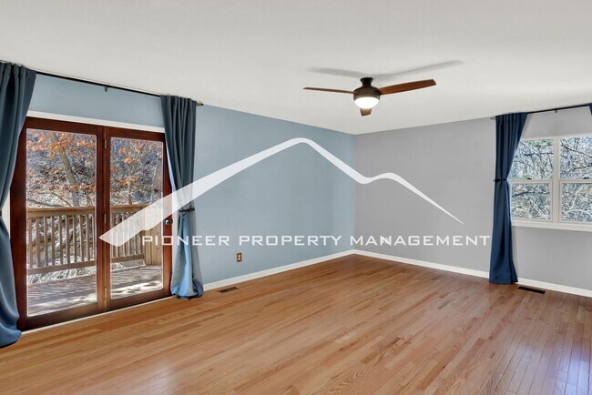Building Photo - 5 bedroom, 3.5 bath home in North West Colorado Springs