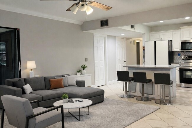 Building Photo - 9521 Boca Cove Cir