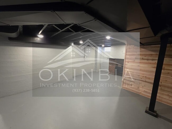 Building Photo - 2540 Catalpa Dr.