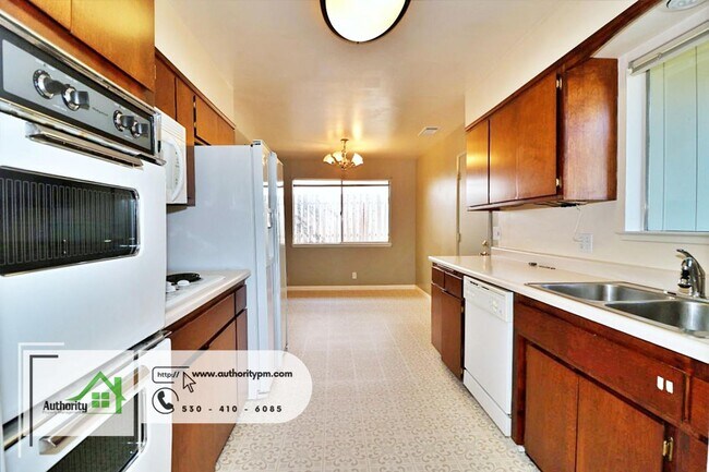 Building Photo - 1708 Regent Ave