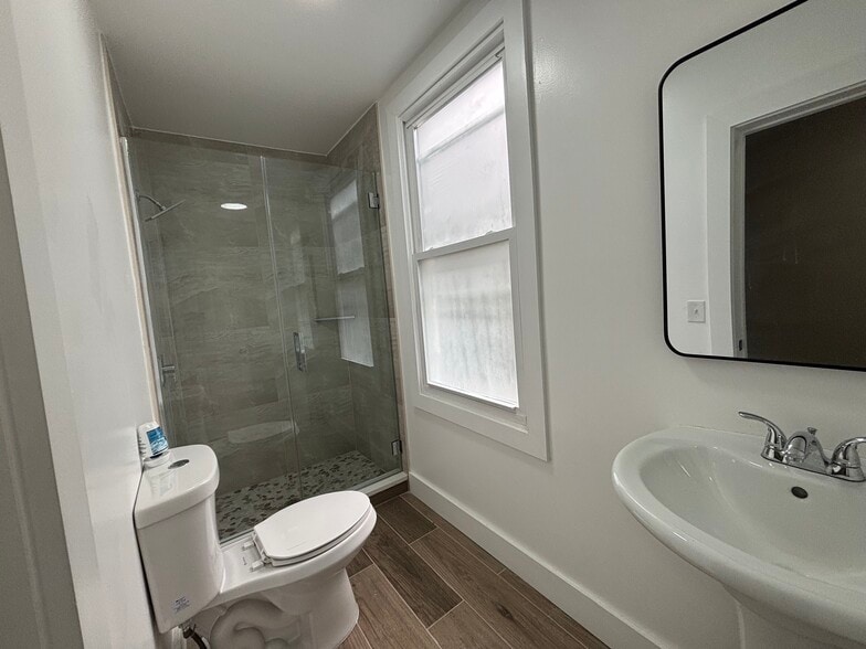 Building Photo - 148 Chilton St