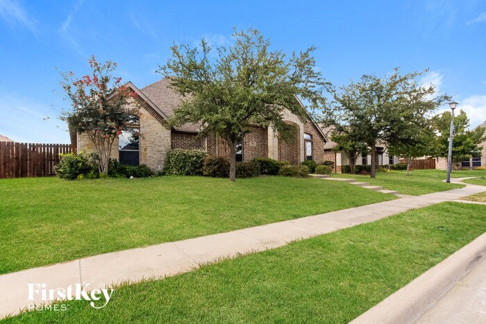 Building Photo - 1705 Colonial Dr