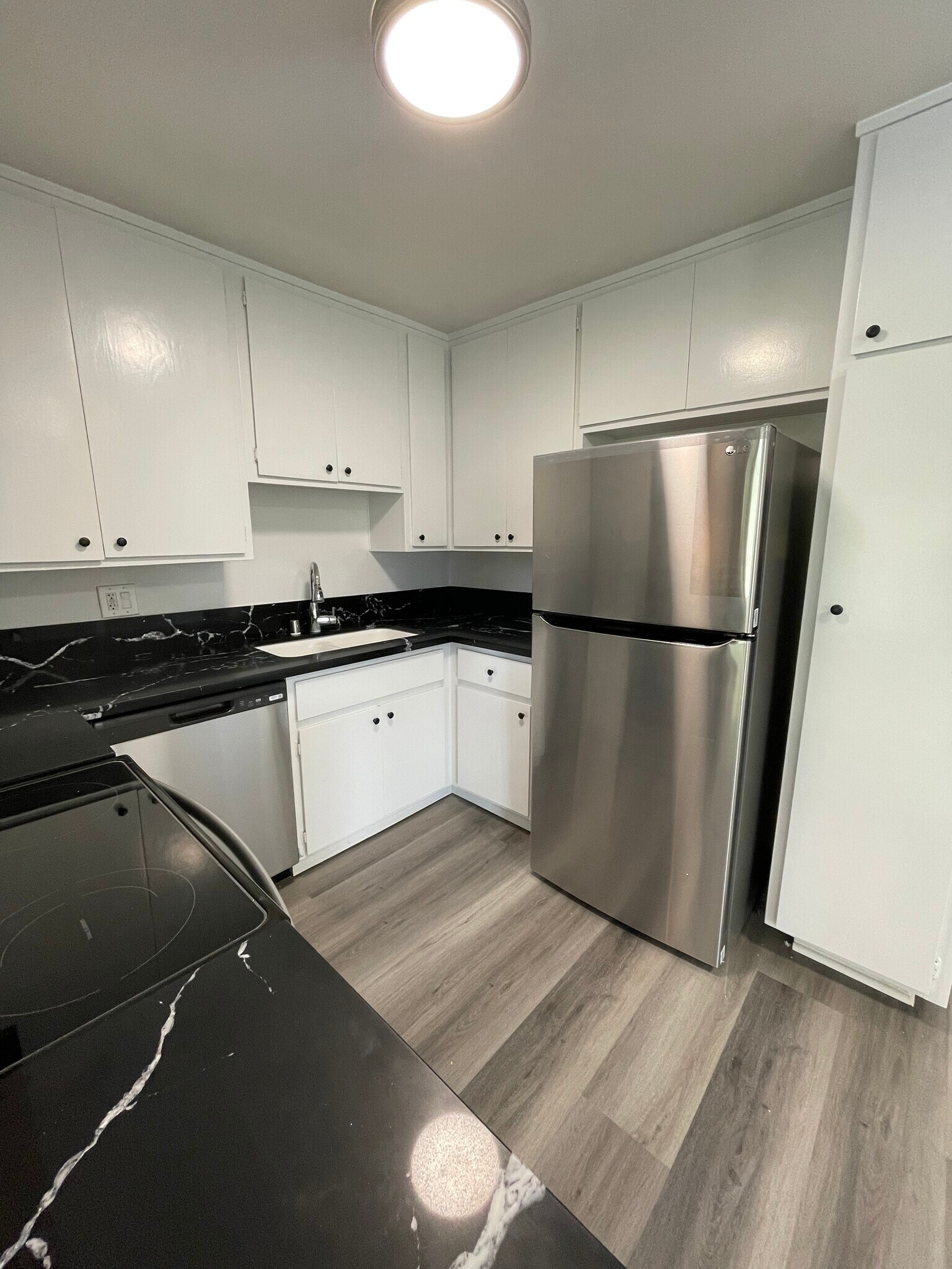 Building Photo - 14850 Hesby St