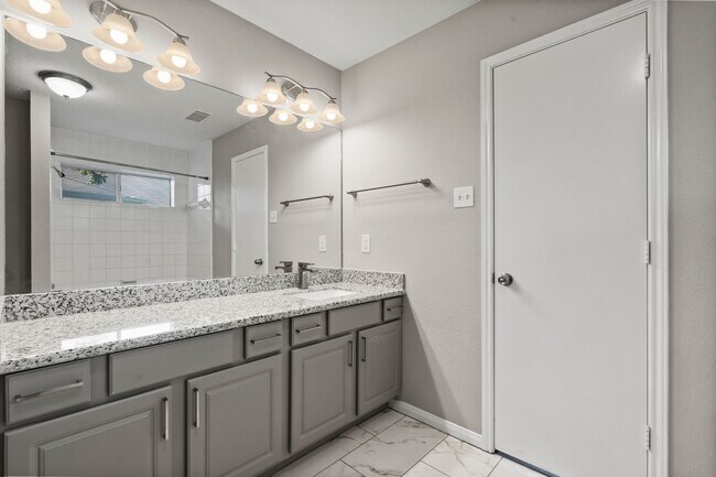 Building Photo - 20418 Cherry Haven Cir