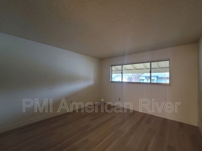 Building Photo - 6349 Seastone Way