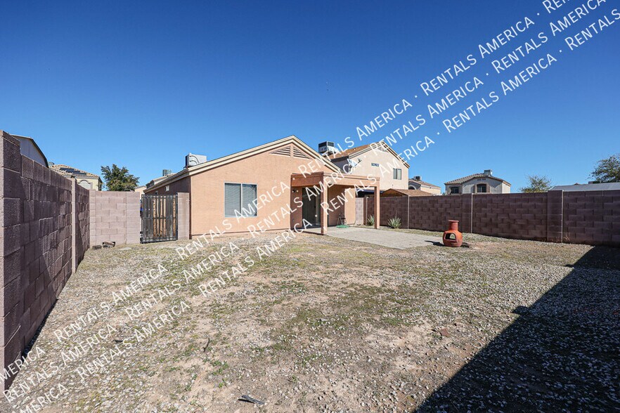 Building Photo - 6817 E Quiet Retreat