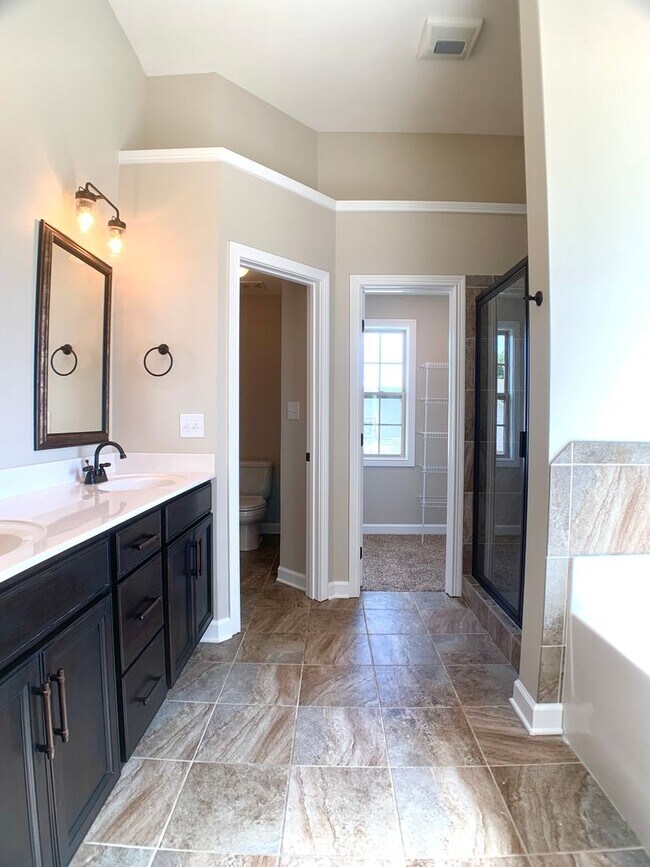 Building Photo - 1734 Ellie Piper Cir