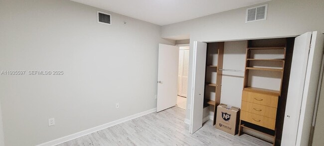 Building Photo - 471 NE 25th St