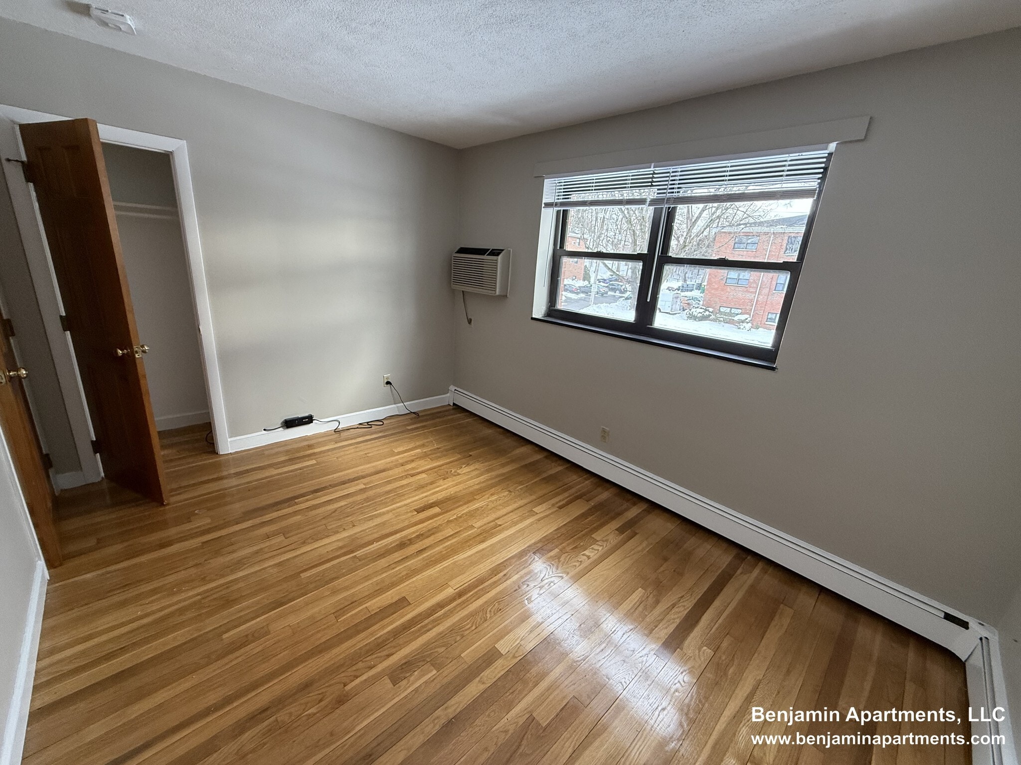 Building Photo - 268 Grove St