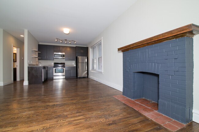 Building Photo - 3116 Lackland Ave