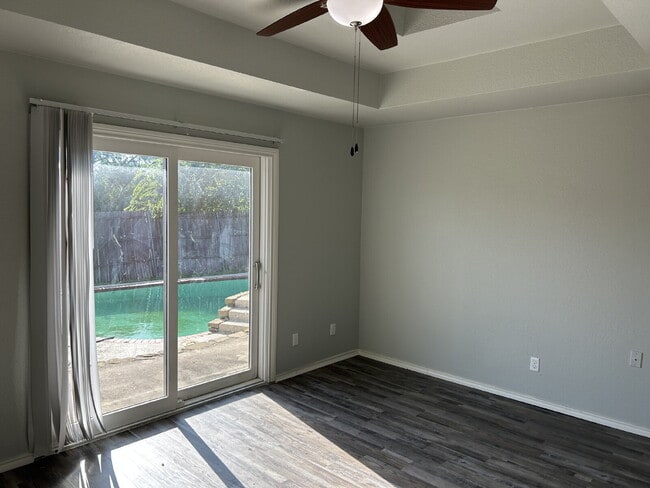 Building Photo - $2095 North Fort Worth! FRESH RENOVATIONS,...
