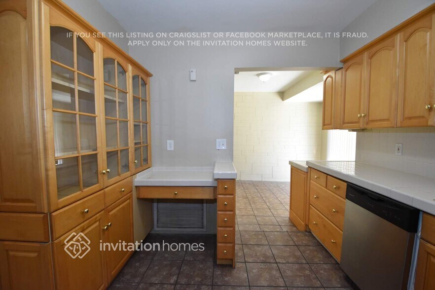 Building Photo - 1307 N 46th Ave