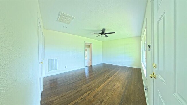 Building Photo - 4322 Tavenor Ln