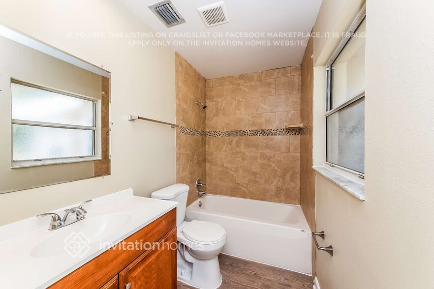 Building Photo - 6420 8th St Ct W