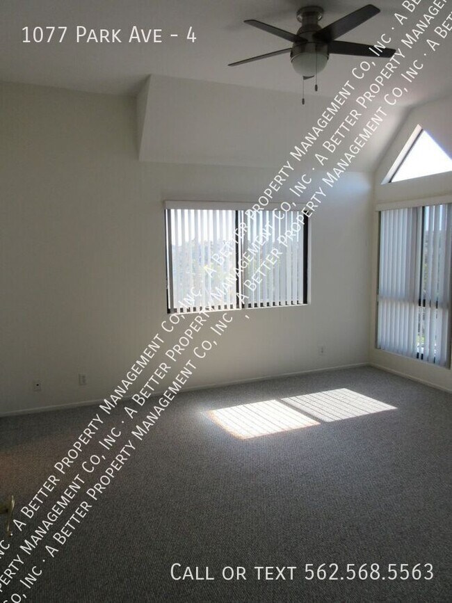 Building Photo - 1077 Park Ave