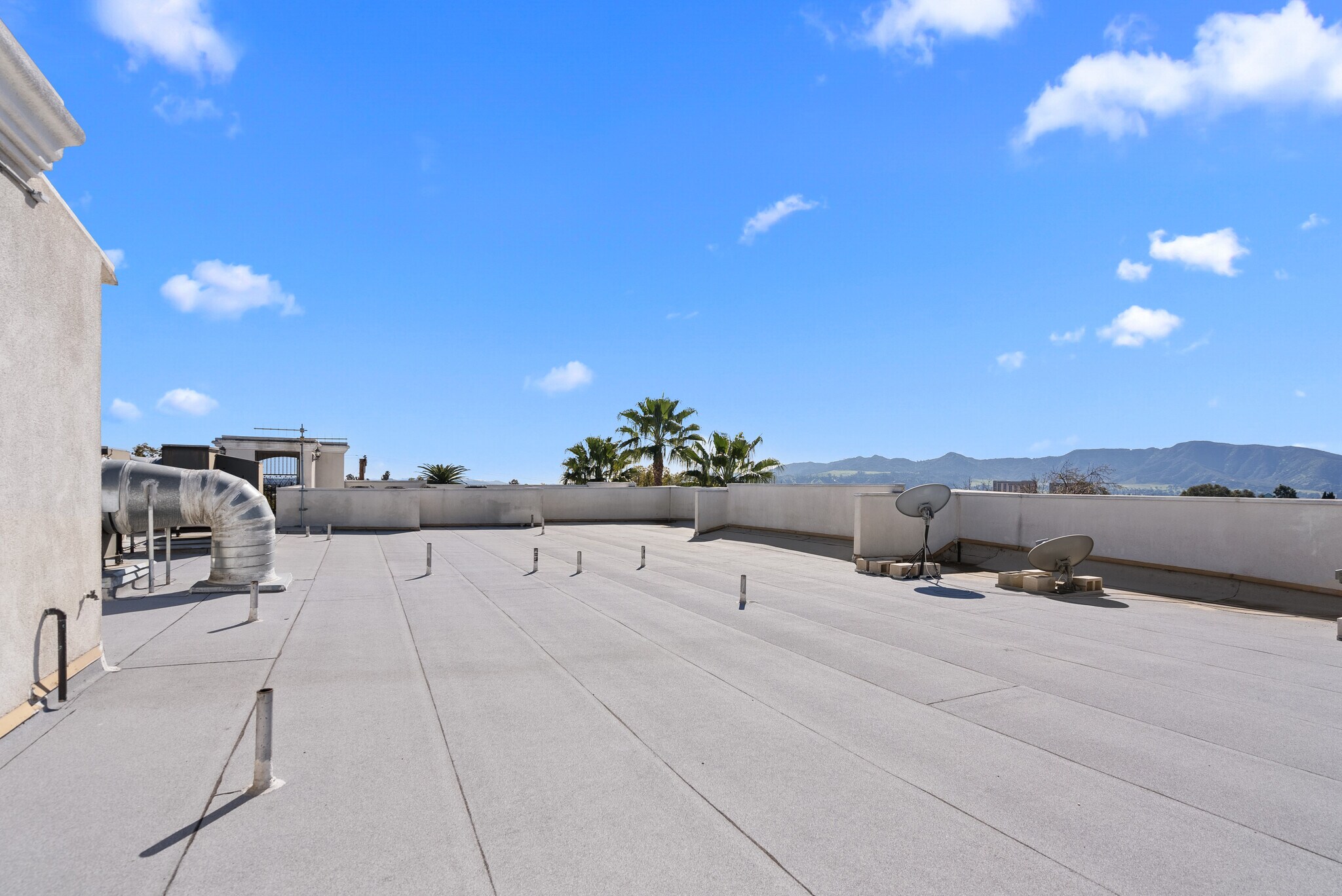 Building Photo - 600 E Magnolia Blvd