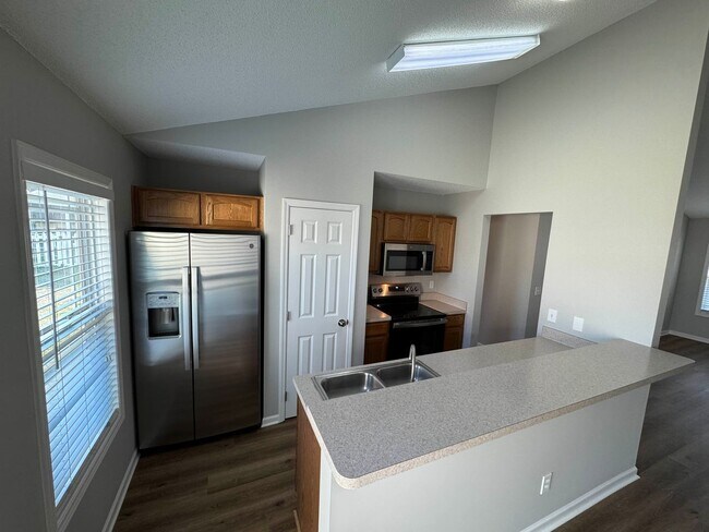 Building Photo - Beautiful Bluffton 3 Bedroom Home in The Willows-Pet Friendly