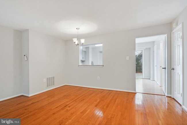 Building Photo - 7306 St Johns Ct