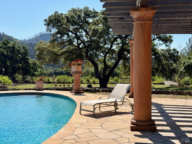 Building Photo - 321 Dutch Henry Canyon Rd