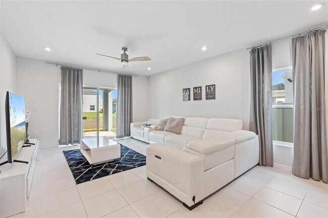 Building Photo - 5219 Tuscany Ln