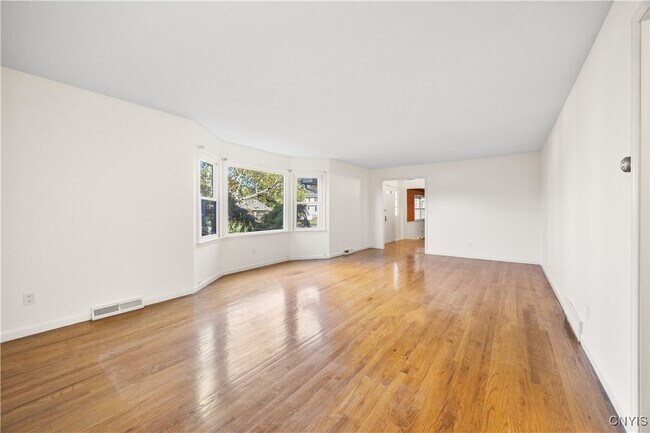 Building Photo - 8178 Old Sunridge Dr