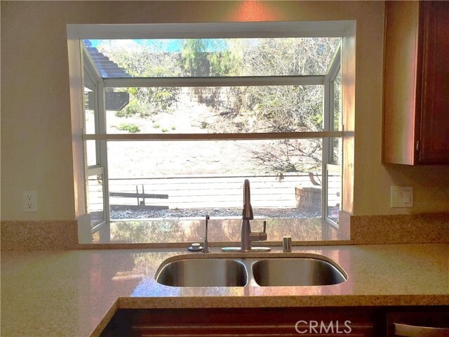 Building Photo - 2173 Seaview Dr