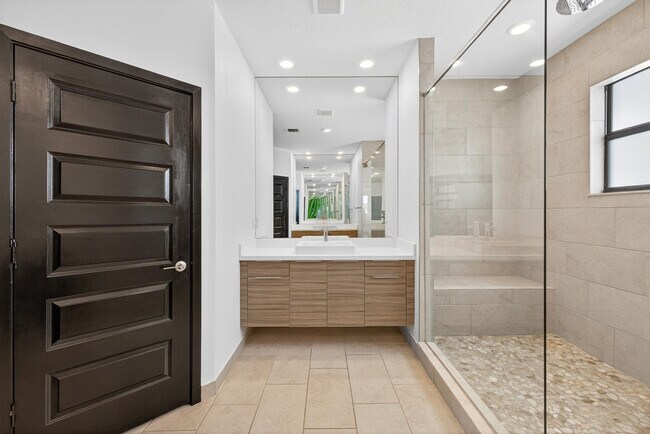 Building Photo - 15800 NW 88th Ave