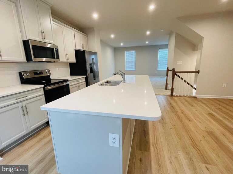 Building Photo - 4550 Chase Ln