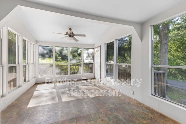 Building Photo - 1412 12th Ave