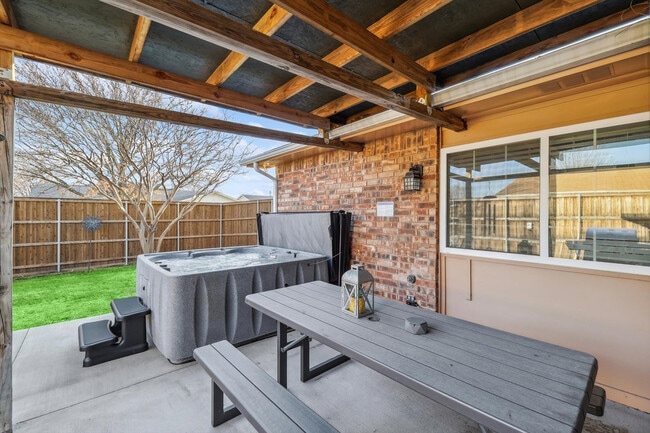 Building Photo - 2914 Flagstone Dr