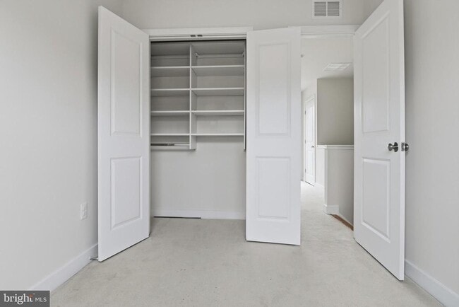 Building Photo - 16199 Columbus Ave