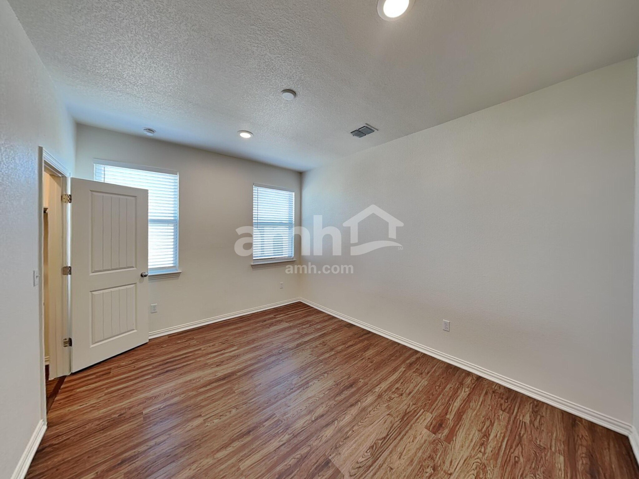 Building Photo - 2726 Wolfcreek