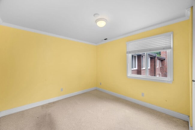 Building Photo - 241 Perkins St