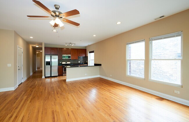 Building Photo - 1609 W Farwell Ave