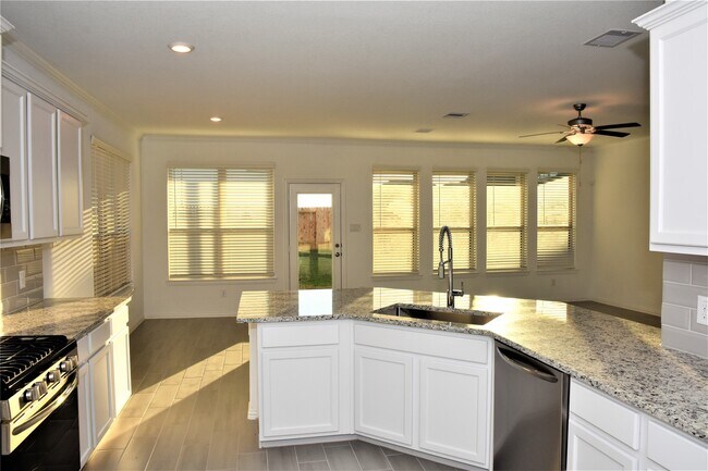 Building Photo - 7510 Monarch Forest Ln