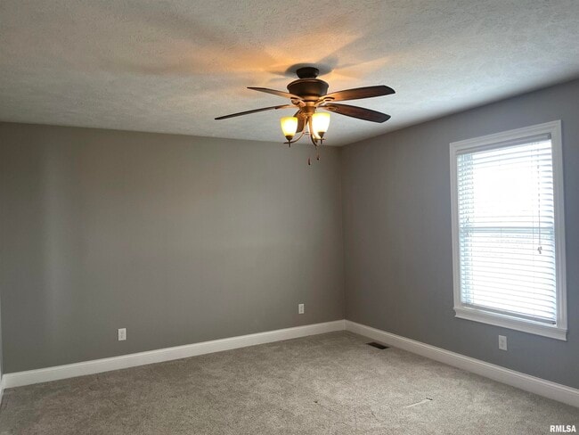 Building Photo - 700 Garvey Ln