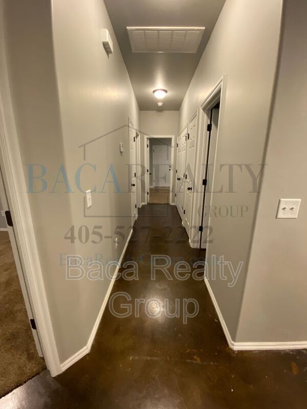 Building Photo - 1758 Eighty-Niner Ter