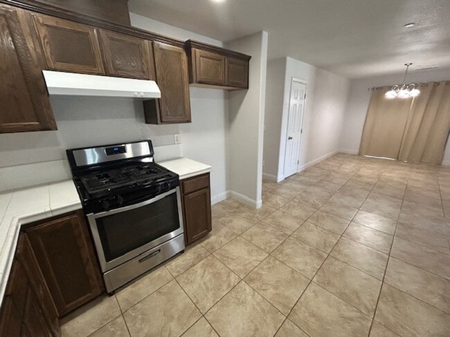 Building Photo - Newly Remodeled