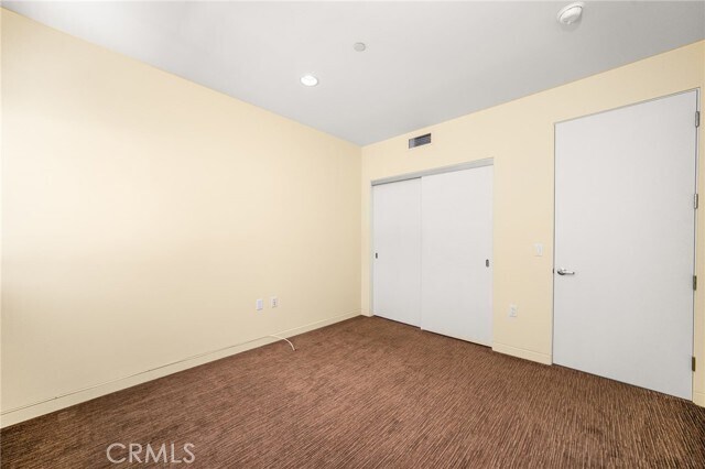 Building Photo - 1351 Havenhurst Dr