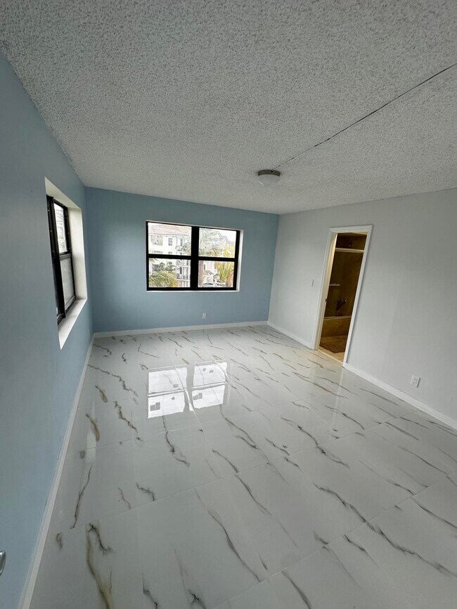 Building Photo - 9355 SW 8th St