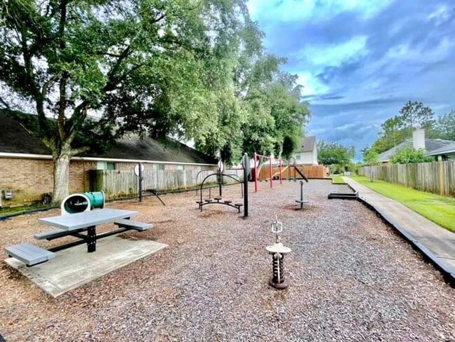 Building Photo - 4714 Plantation Colony Dr