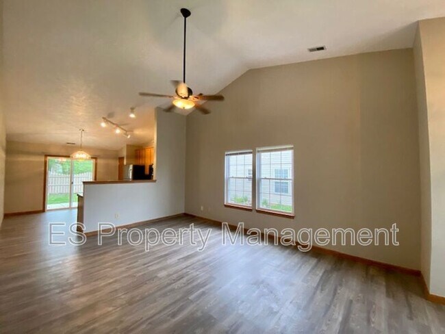 Building Photo - 5834 Blackley Ln