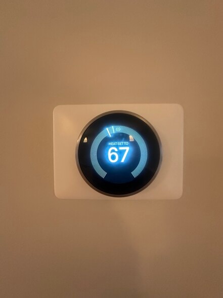 Nest smart therm in unit - 1839 Norman St