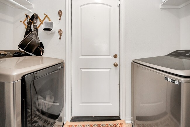 Building Photo - 2430 Regatta Ln