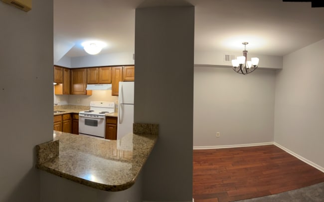 Building Photo - 212 Pinewood Dr