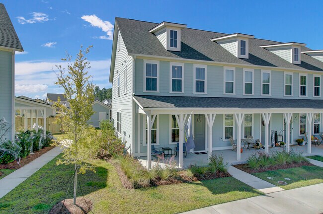 Primary Photo - 360 Great Lawn Dr