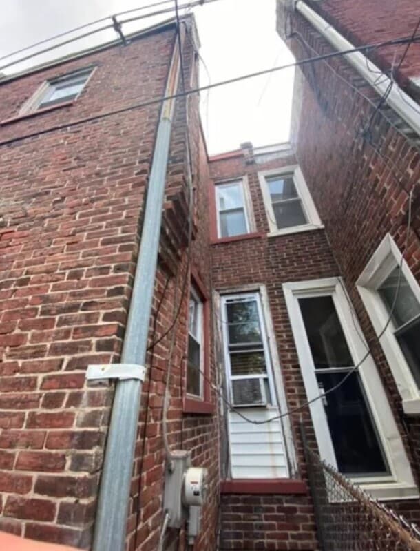 Building Photo - 152 N Robinson St