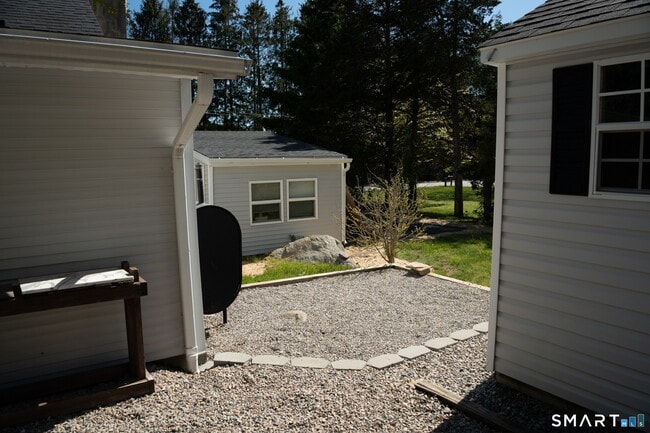 Building Photo - 97 Candlewood Rd