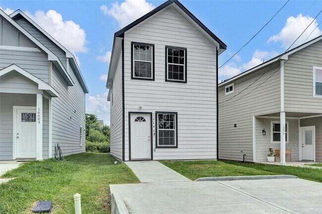 Building Photo - 16680 E Ivanhoe St