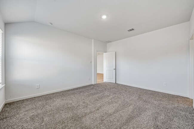 Building Photo - 3919 Langridge Dr